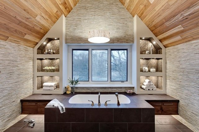 Master Bathroom Bathtub